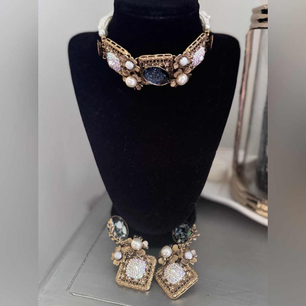 Elegant Gold and Black Women's Jewelry Set